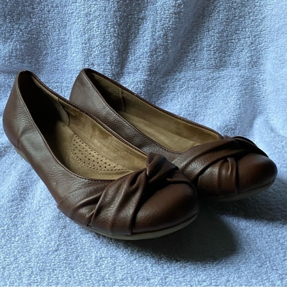 Sonoma Shoes Women’s Size 7M Slip On Flats Brown Has Some Wear On Top Of Shoe
